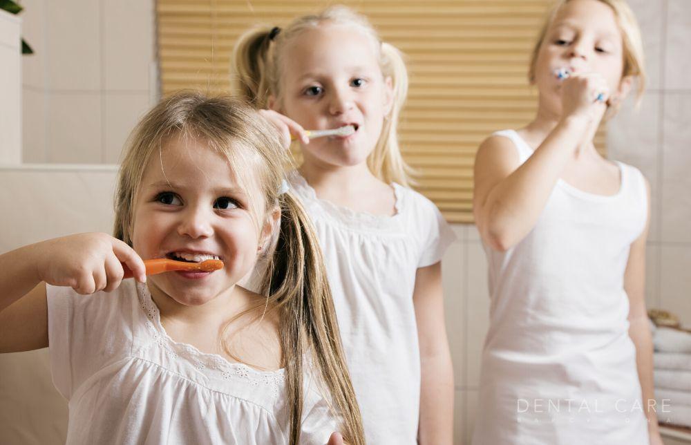 5 sencillos hábitos para ayudar a mantener sanos los dientes de tu hijo